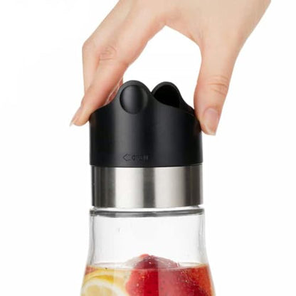 J&M DESIGN 28 OZ Glass Pitcher With Lid Water Carafe Easy Twist Stainless Steel & Plastic Lid Removeable Strainer For Juice Beverage drinks Iced Coffee Milk Container Bottle Jar Mimosa Bar Supplies - size: 1-Pack