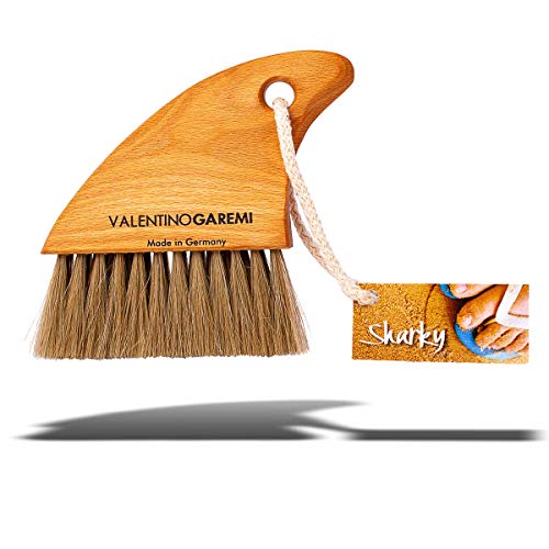Beach Sand Brush – Soft Horsehair Body & Feet Sand Remover – Wooden Handle with Strap – Gentle Skin Cleaning Tool – Made in Germany