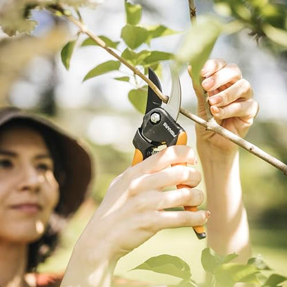 Fiskars SoftGrip Bypass Pruning Shears, 5/8” Cut Capacity Garden Clippers | Right and Left-Handed Use, Steel Blade with Low Friction Coating, Rust Resistant Garden Clippers for Stems & Branches - style: Soft Grip Pruner