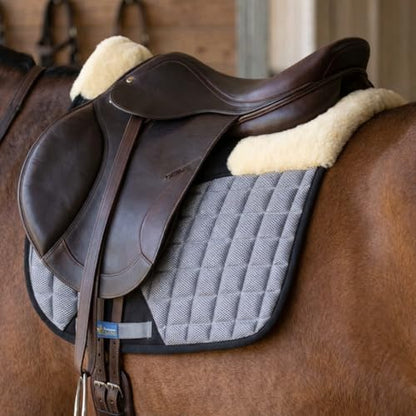CHALLENGER Horse English Quilted Dressage Square Contoured Lightweight Trail Saddle Pad 72TS30 - color: Grey /Black, size: 25" Spine x 22" Drop