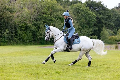 LeMieux Loire Close Contact Saddle Pad - Saddle Pads for Horses - Equestrian Riding Equipment and Accessories - color: Ice Blue