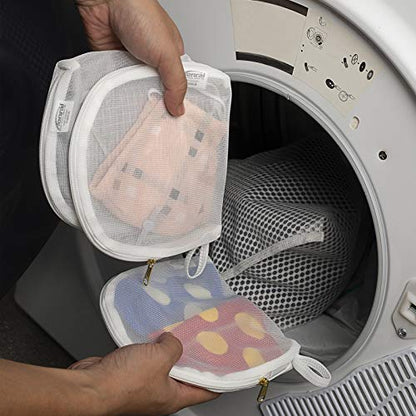 3 Packs Delicate Laundry Bags for Reusable Socks、Face Masks and Makeup Remover Pads,Fine Mesh Wash Bags,Use YKK Zipper, with Hanger Loop, Portable Laundry Bag (3 Small)