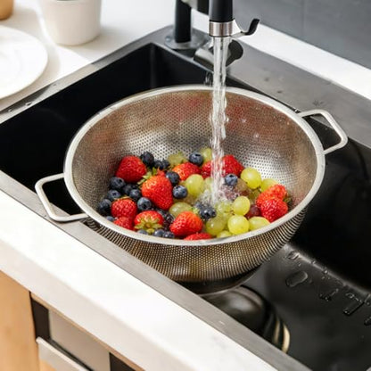 304 Stainless Steel Colander, Micro-Perforated 3-Quart Strainer with Base, Dishwasher Safe. Great for Pasta, Noodles, Vegetables & Fruits - size: 3QT