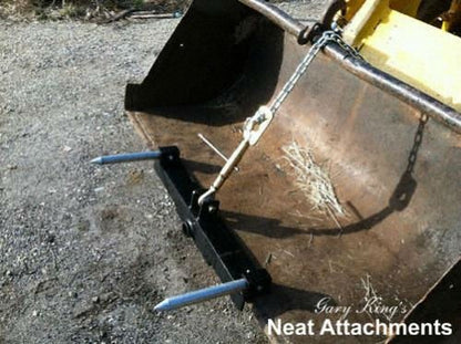 Front Loader Bucket Hay Bale Spear Attachment w/ 39" Bale Spear & Stabilizer Spikes, Rated 3000 LB - size: 1 x 39"