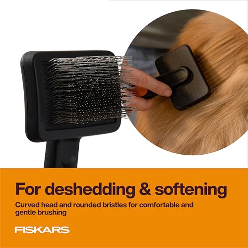 Fiskars Pet, Cat and Dog Brush, Fine Bristles & SoftGrip Handle for Gentle Grooming and Deshedding, Cat and Dog Supplies, Orange/Black