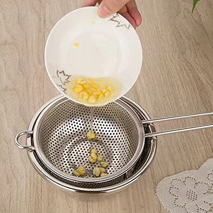 Stainless Steel Fine Mesh Colander with Long Handle, 6-Inch Metal Food Strainer with Resting Feet, Micro-Perforated Colander Metal Kitchen Strainer for Fried Food Vegetable Fruit(silver)