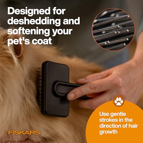 Fiskars Pet, Cat and Dog Brush, Fine Bristles & SoftGrip Handle for Gentle Grooming and Deshedding, Cat and Dog Supplies, Orange/Black