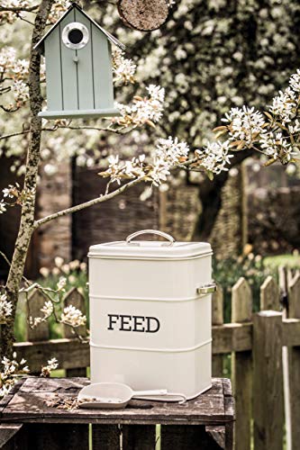 KitchenCraft Living Nostalgia Pet Food Storage Tin with Metal Scoop, Dog Food Bin, Dry Animal Feed Biscuit Metal Container for Bird, Cat, Rabbit, Guinea Pigs, Antique Cream