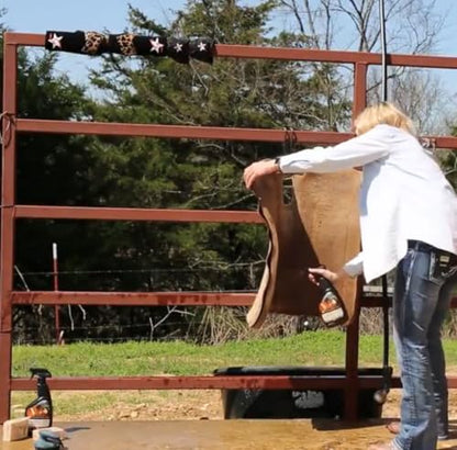 5 Star Equine Horse Saddle Pad Cleaner & Soak - Works on Horse Blankets, Wool and as a Leather Cleaner - Cleans, Freshens, Preserves & Softens 4-6 Equine Saddle Pads 24 oz. Spray Bottle