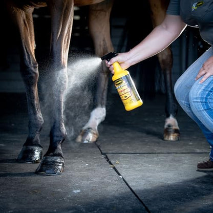 PYRANHA Wipe N' Spray for Horses - Oil-Based Long Lasting Fly Control Repels Horn, Deer, Horse, House, Stable, & Face Flies, Ticks, Mites, Mosquitoes, Gnats & Lice, 1 Quart - size: 1 Quart
