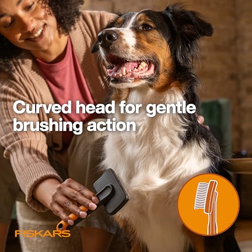 Fiskars Pet, Cat and Dog Brush, Fine Bristles & SoftGrip Handle for Gentle Grooming and Deshedding, Cat and Dog Supplies, Orange/Black