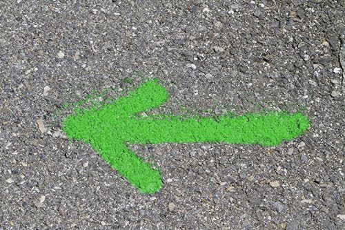 Rust-Oleum Professional Inverted Fluorescent Green Marking Spray Paint | Parking Lot Striping, Athletic Field Marking, High Visibility Lines, Upside Down Spray System, Durable Coverage, 15 oz