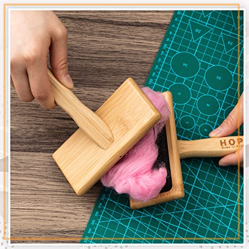 Rtteri 4 Pcs Wooden Wool Carder Hand Carders Slicker Brush Wool Carding Brush Needle Felting Tool for Yarn Weaving Blending Roving Craft Project Kit Supplies Pet Grooming, 2 Sizes
